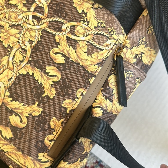 New GUESS Backpack - Picture 8 of 14